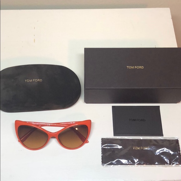 **SOLD** ⭐️HOST PICK⭐️ NWB TOM FORD Sunglasses - Picture 5 of 8